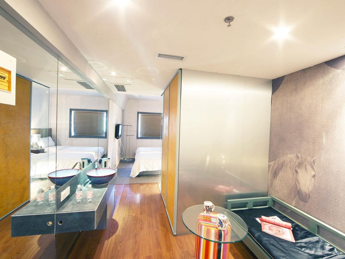 צ'ינגדאו China Community Art Habitat Hotel מראה חיצוני תמונה