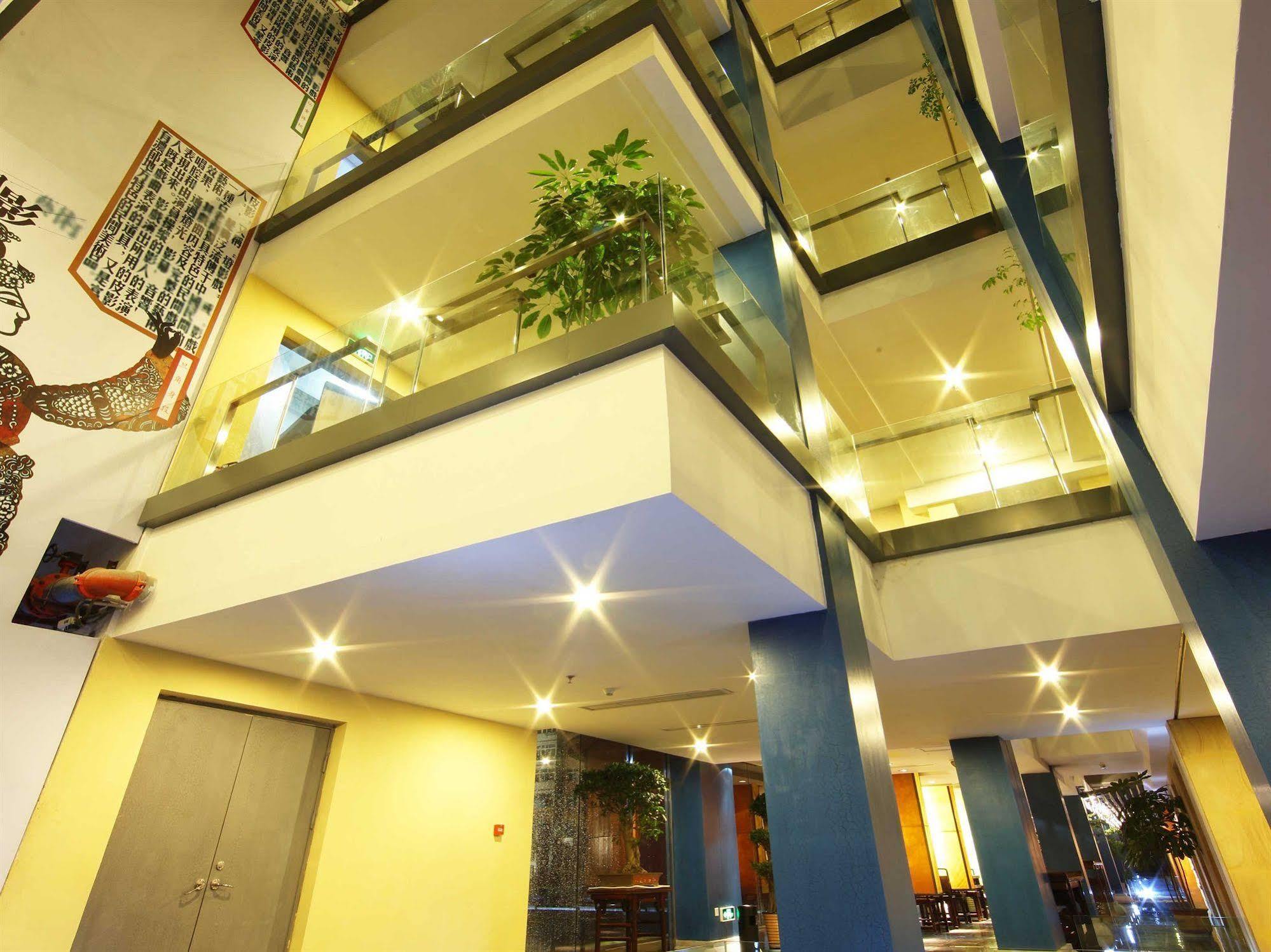 צ'ינגדאו China Community Art Habitat Hotel מראה חיצוני תמונה